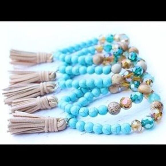 Beaded turquoise stretch tassel bracelet - Picture 1 of 4
